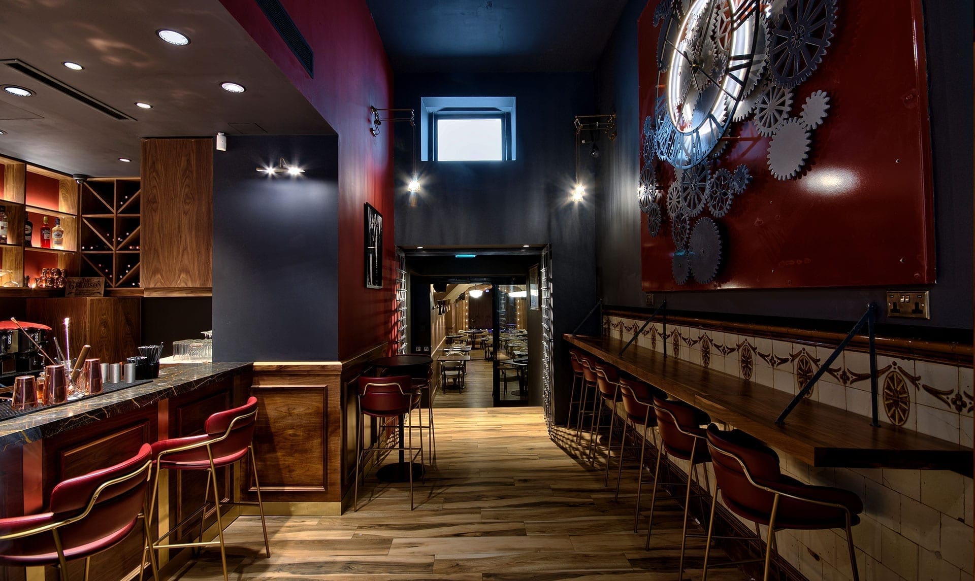 the-thirsty-lawyer-front-bar-clock-1920×1145